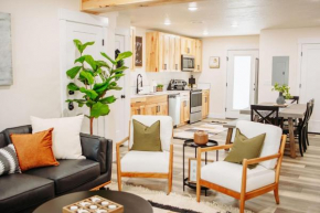 Creekside Cabin Ponderosa- ONE BR Stay near Lava